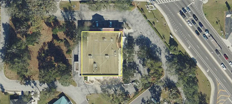 909 Lumsden Rd