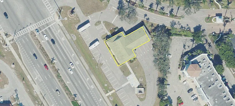 15221 Tamiami Trl