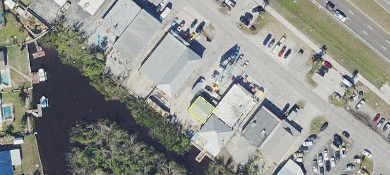 4085 Tamiami Trl