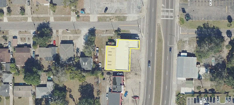 5222 Main St