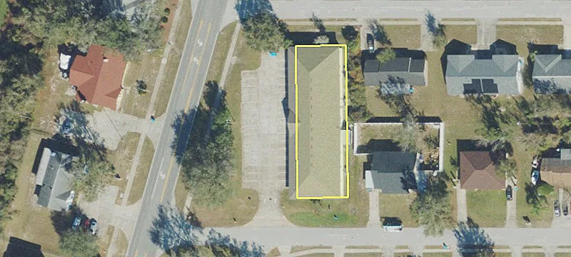689 Deltona Blvd