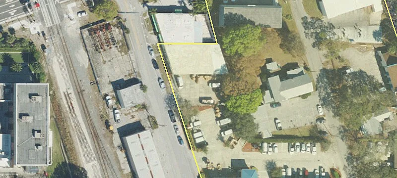 1946 Commerce Ave