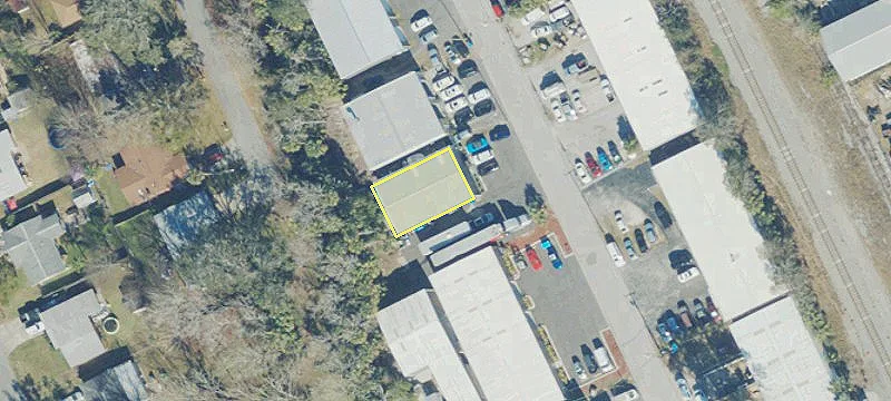 612 Commercial Dr