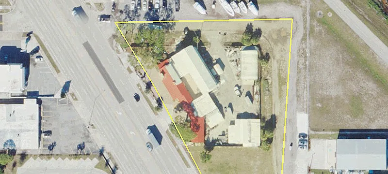 7947 Tamiami Trl