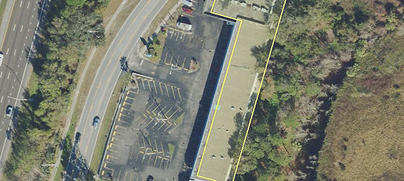 577 Deltona Blvd