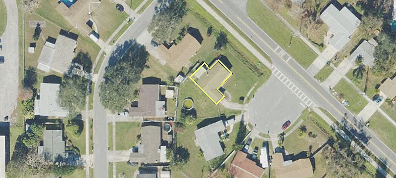925 Courtenay Pkwy