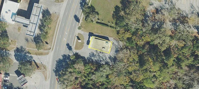 887 Deltona Blvd