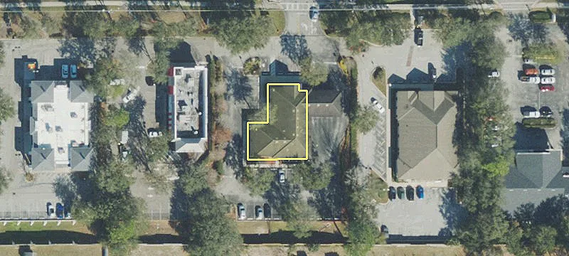 920 Saxon Blvd
