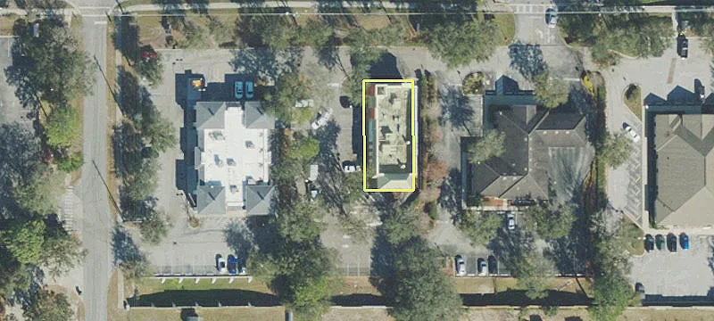914 Saxon Blvd