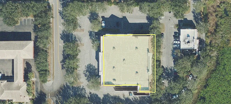 1138 Saxon Blvd