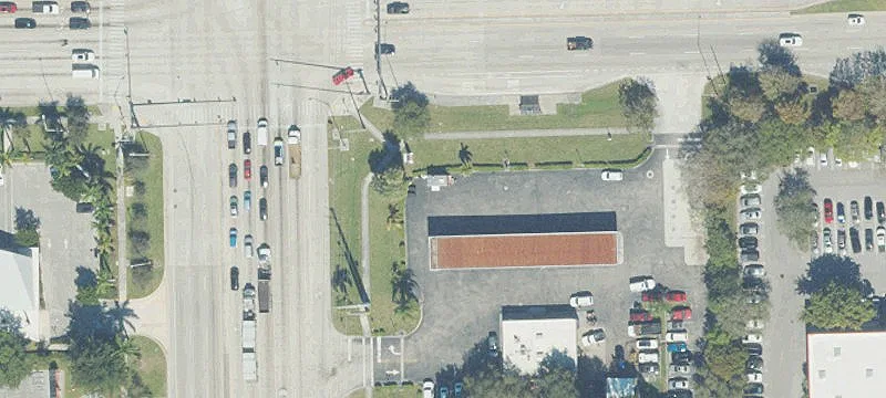 3560 Powerline Rd