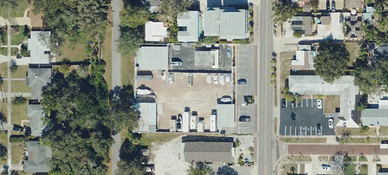440 Douglas Ave