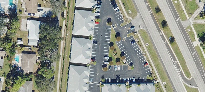 438 Tamiami Trlc3