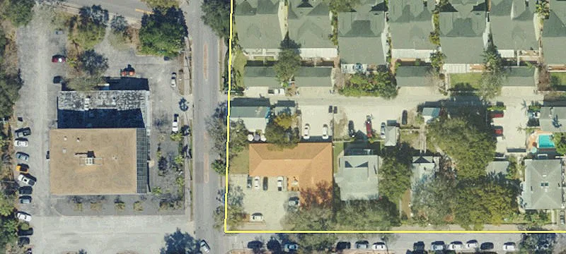 833 Douglas Ave