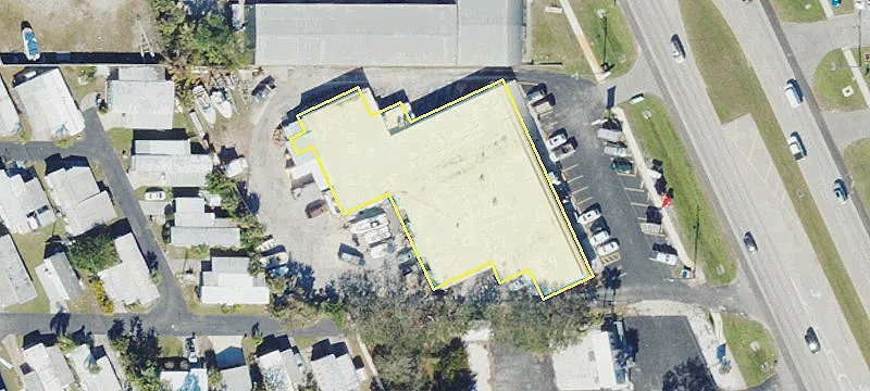 822 Tamiami Trl