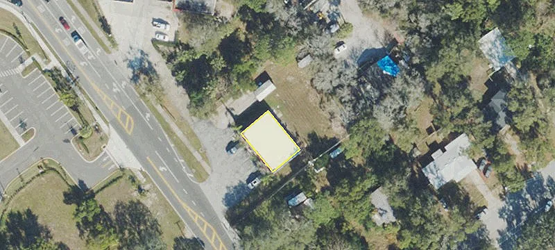 1319 Lk Dr