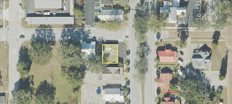 820 Main St