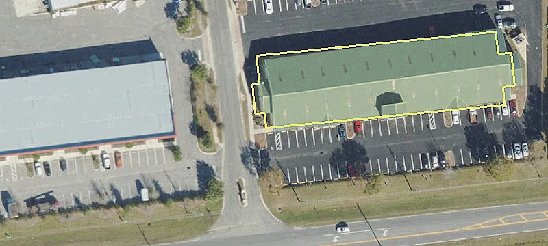2864 Main St