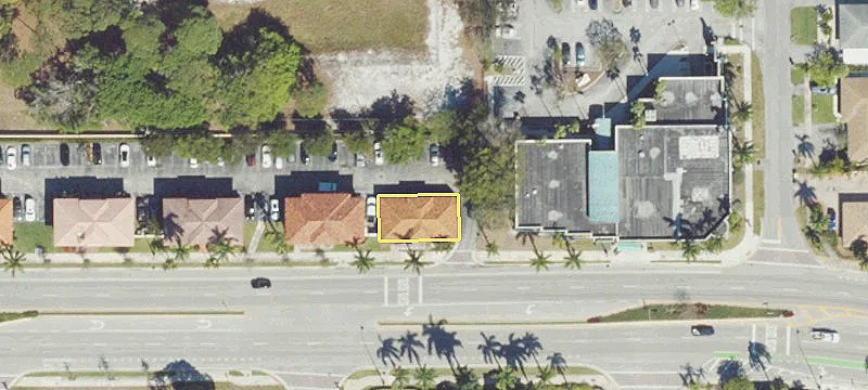 823 Hillsboro Blvd
