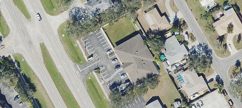 2179 Tamiami Trl