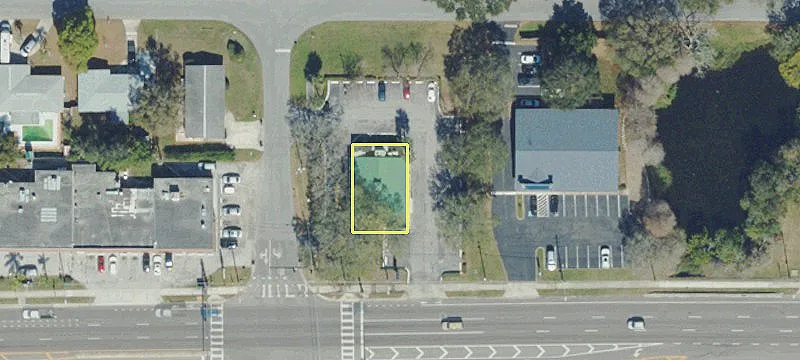 1352 Main St
