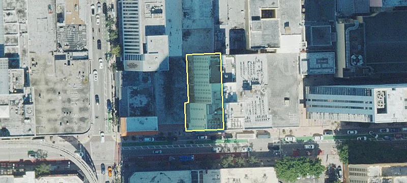 121 1st St