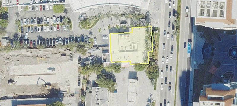 18050 Collins Ave