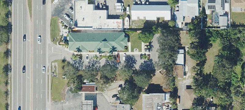 4937 Tamiami Trl