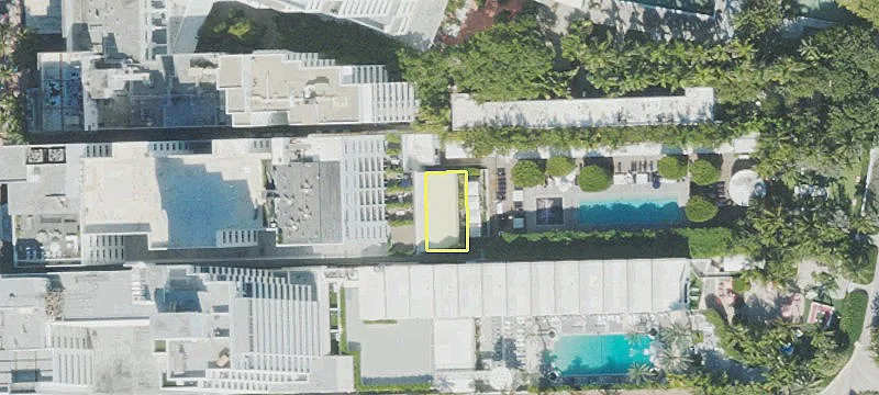 1825 Collins Ave