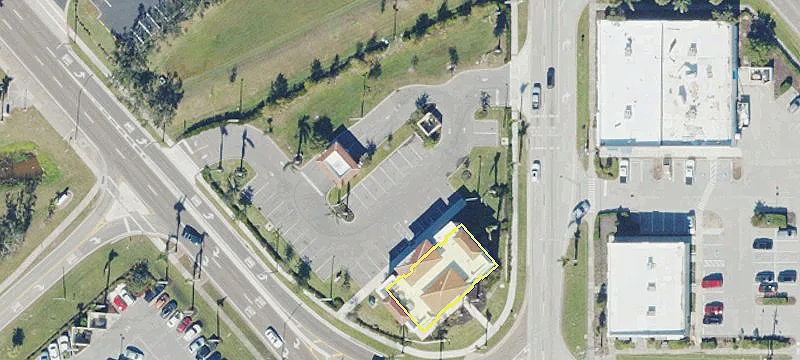 911 Tamiami Trl