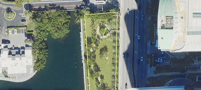 16050 Collins Ave