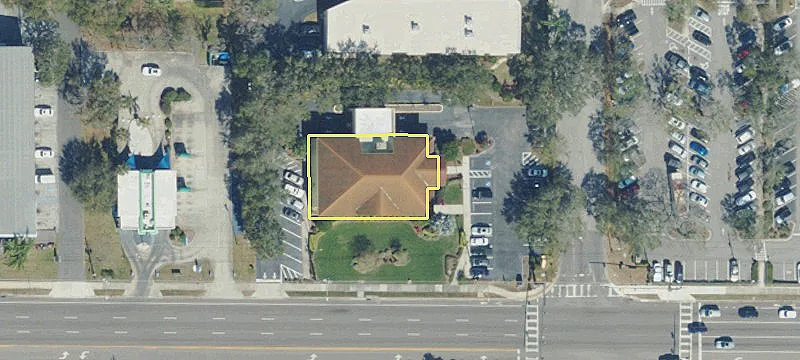 2100 Main St