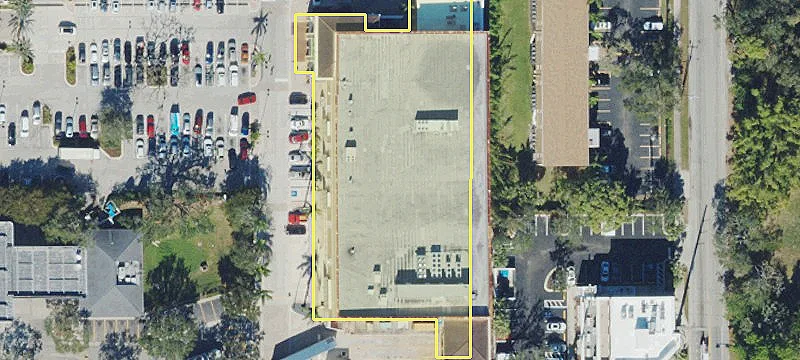 1044 Tamiami Trl