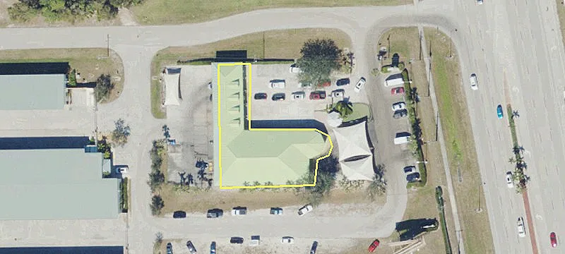 24296 Tamiami Trl