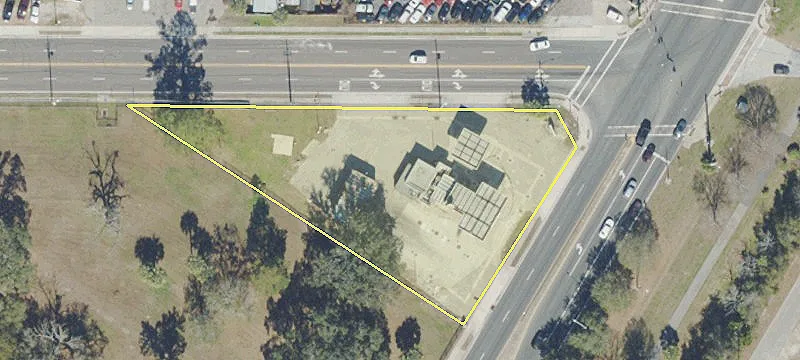 2222 Waldo Rd