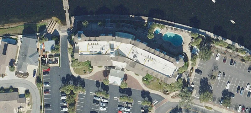 1105 Lakeshore Dr
