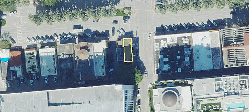 300 Alhambra Cir