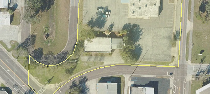 305 Ave Esw