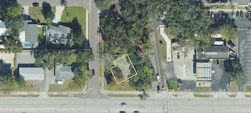 2000 Bay Dr