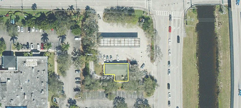 8100 Glades Rd