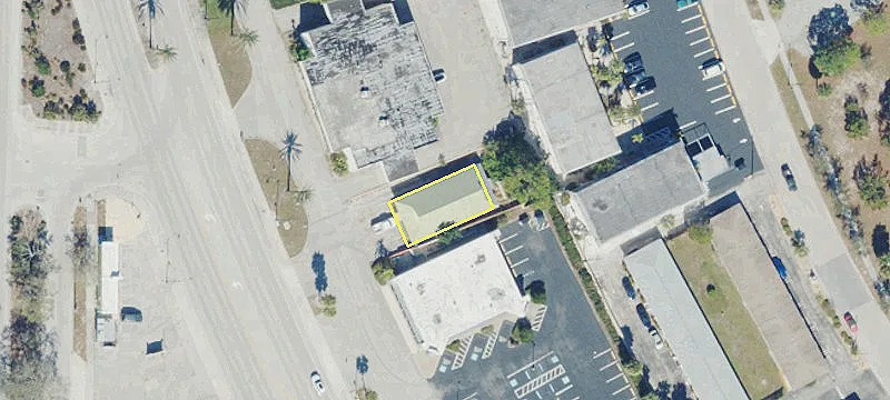 617 Tamiami S Trl
