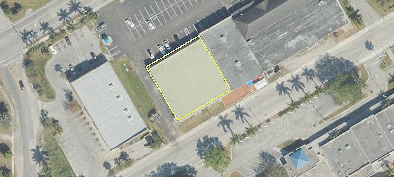 590 Main St