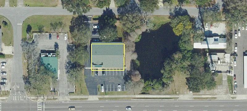 1370 Main St