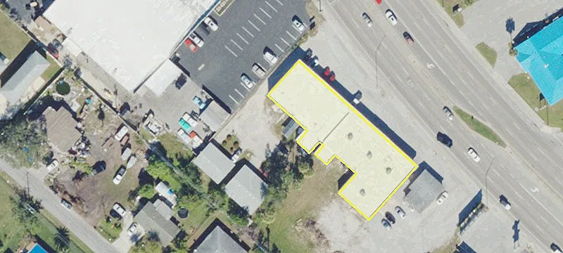 2238 Tamiami Trl