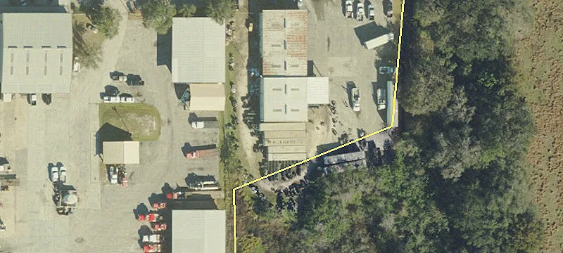 3035 Main St