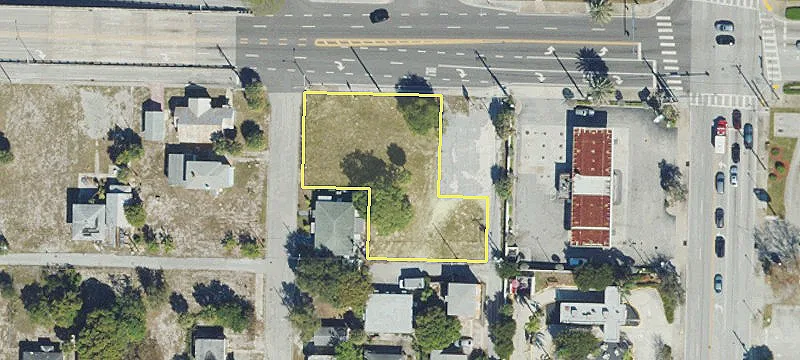 418 Palm Bch Lks Blvd