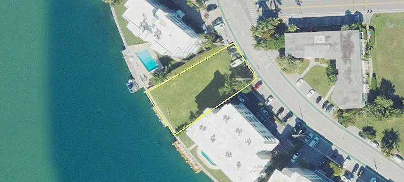 9290 Bay Hbr Dr