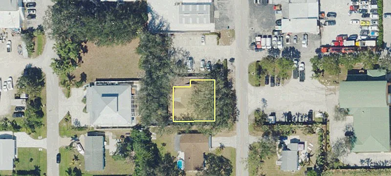 28052 Mango Dr