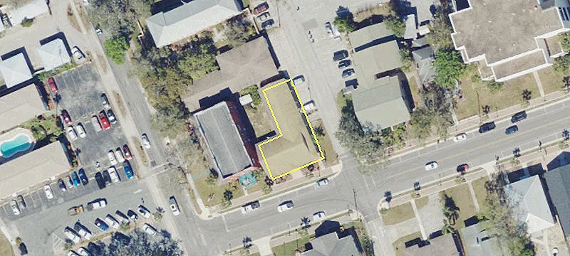 206 Ctr Ave