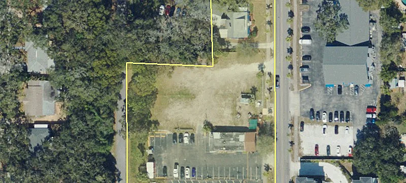 526 Douglas Ave